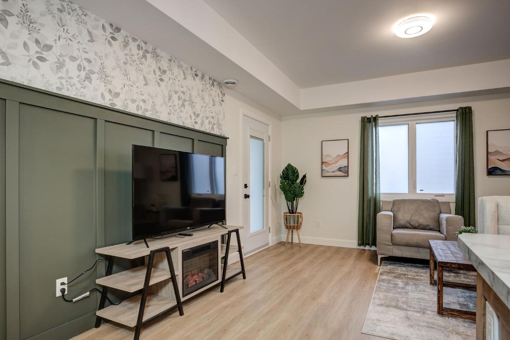 Chic Suite By Westlynn Little Current エクステリア 写真